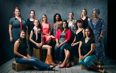 Gruppebilde av de tolv forskerne, alle sammen er kvinner av ulik etnisk bakgrunn.