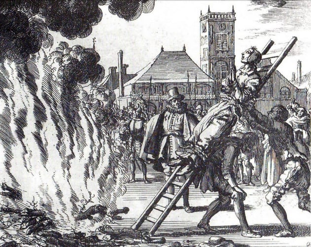 Illustrasjon av en heks som er i ferd med å bli brent på et bål.