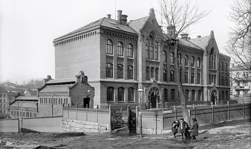 Bolteløkka skole i Oslo på starten av 1900-tallet.
