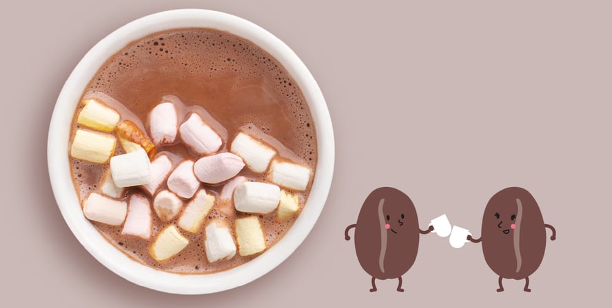 En kopp kakao med marshmallows.