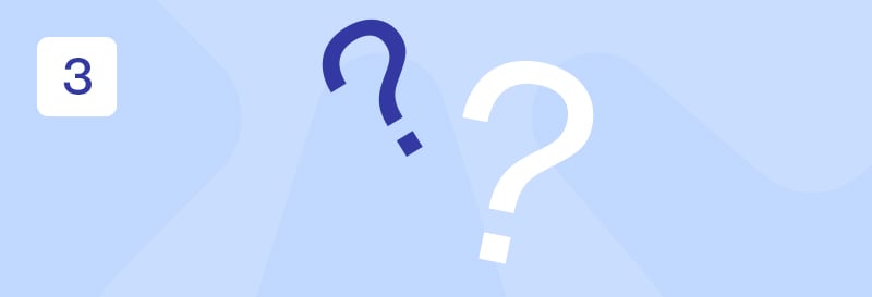 To spørsmålstegn på en blå bakgrunn