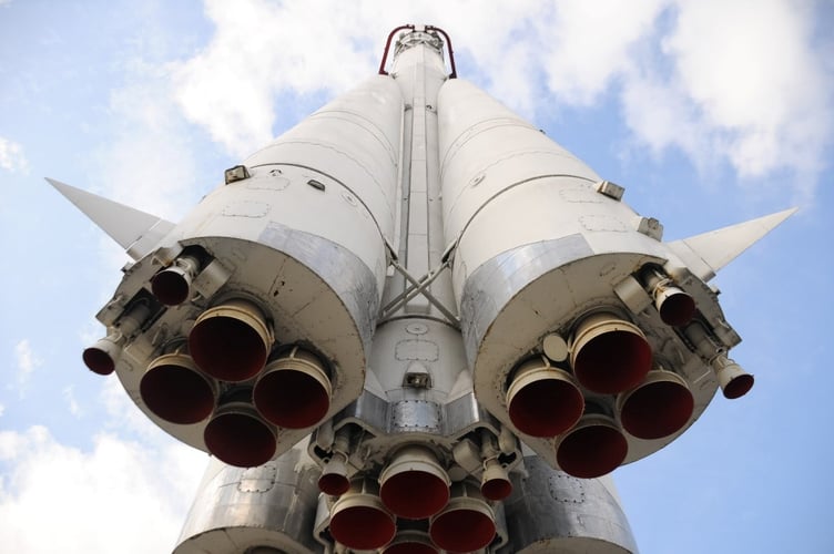 Underside av romrakett