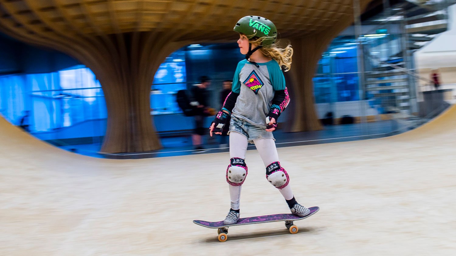 Jente som skater